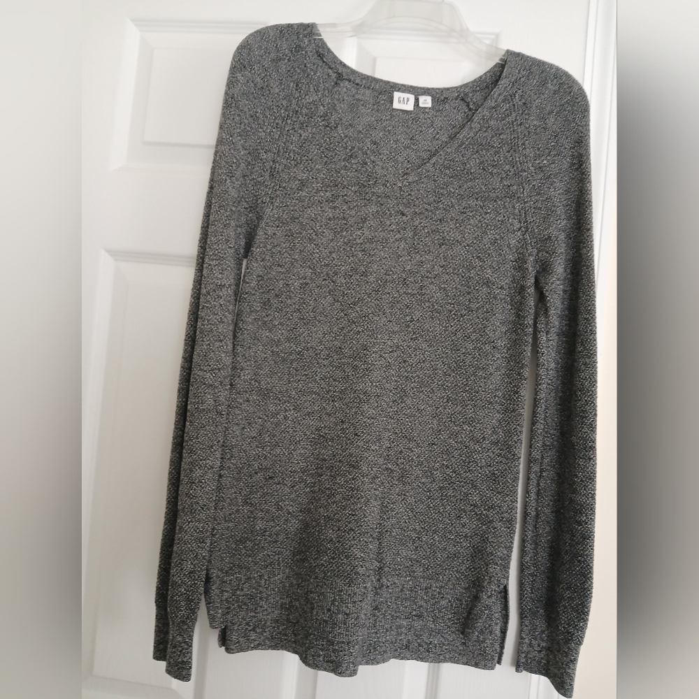 GAP Gray V-Neck Sweater Versatile Style